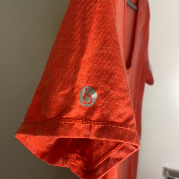 Super SOFT 🍊 reddish orange tshirt Cotton On Body Size Medium Like new ✨ Bright - Picture 5 of 6